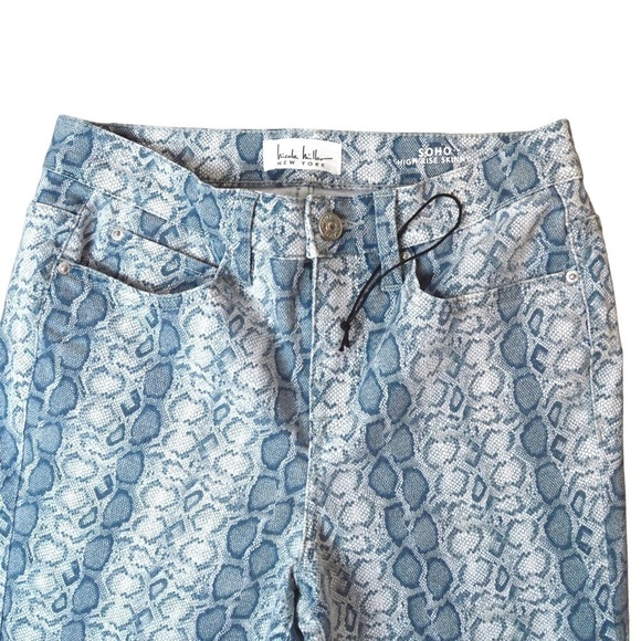 Nicole Miller New York Soho Python-Print High-Rise Skinny Jeans NWOT, Size 4 - Picture 3 of 8